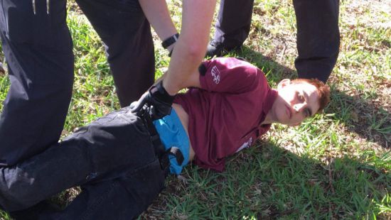 Skolēnu slepkava Floridā paziņoja, ka viņam to darīt ir pavēlējušas “balsis galvā”