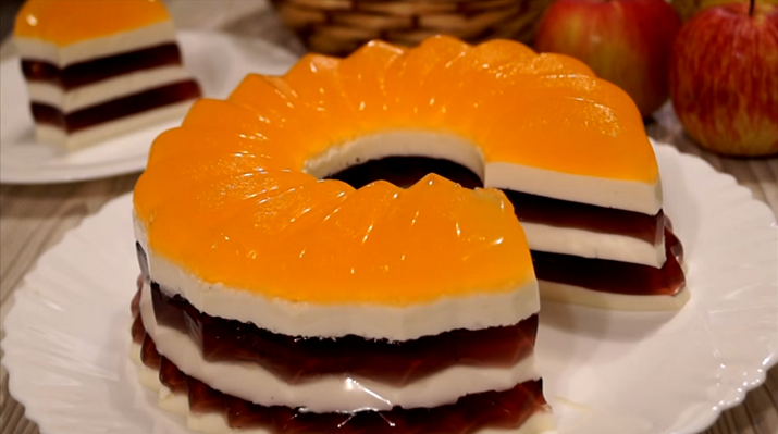 Lieliska torte “Mīļākā”: receptes pamatā ir sulas