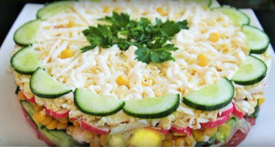 Kārtainie salāti “Jaunums” – ļoti vienkārši, garšīgi un ātri