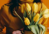 Simbolizē agresiju un asinis: 5 ziedi, kurus nedrīkst dāvināt sievietēm 8.martā