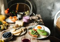 Uztura speciāliste nosauca 5 labākās brokastu iespējas, kas nav kaitīgas figūrai