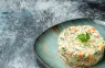 Oriģināla recepte, kas aizstās klasisko rasolu: pagatavojiet lieliskus svētku salātus, no kuras jūsu viesi nevarēs atteikties