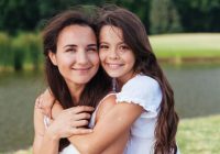 6 padomi, kā audzināt pārliecinātu un laimīgu meitu