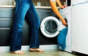 Jūs to darāt nepareizi: eksperts stāsta, kā mazgāt džinsus veļas mašīnā