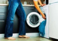 Jūs to darāt nepareizi: eksperts stāsta, kā mazgāt džinsus veļas mašīnā