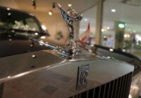 Britu uzņēmums Rolls-Royce katram darbiniekam piešķirs 700 britu mārciņas akcijās