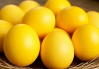 Lieldienu olas spilgtākas nekā citrons un bez “ķīmijas”: vienkāršs  novārījums