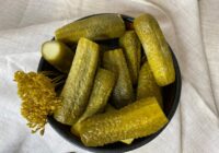 Pastāstīsim, ko mājsaimnieces aizmirst pievienot viegli sālītu gurķu burciņai