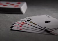 Pokera stratēģijas attīstība tiešsaistes ēras laikā