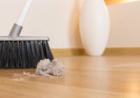 Kā mājās notīrīt putekļus tā, lai tie neparādītos vēl mēnesi – metode, kas strādā