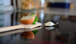 Vienkāršs līdzeklis kā tīrīt indukcijas virsmu, lai nebūtu svītru Vienkāršs līdzeklis kā tīrīt indukcijas virsmu, lai nebūtu svītru