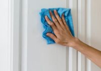 Virtuves skapīši spīd kā jauni bez liekas piepūles — vienkāršs veids, kā notīrīt taukus un netīrumus Virtuves skapīši spīd kā jauni bez liekas piepūles — vienkāršs veids, kā notīrīt taukus un netīrumus