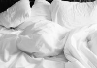 Cik patiesībā bieži rudenī jāmazgā gultasveļa: eksperti sniedz vienu atbildi Cik patiesībā bieži rudenī jāmazgā gultasveļa: eksperti sniedz vienu atbildi