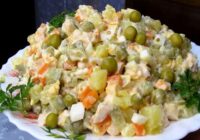 Šie ir vieni no maniem mīļākajiem salātiem, jo tie ir ļoti garšīgi un ātri pagatavojami Šie ir vieni no maniem mīļākajiem salātiem, jo tie ir ļoti garšīgi un ātri pagatavojami