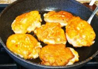 Gardums pie tējas tikai 15 minūtēs — vienkārša recepte maigām un aromātiskām ābolu pankūkām Gardums pie tējas tikai 15 minūtēs — vienkārša recepte maigām un aromātiskām ābolu pankūkām